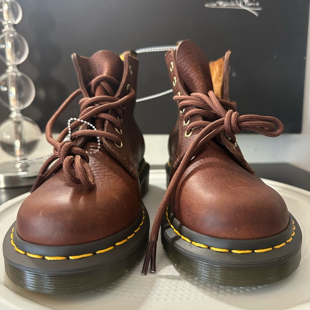 ๐Dr. Martens 101 Unbound Leather Ankle Boots - Picture 5 of 13